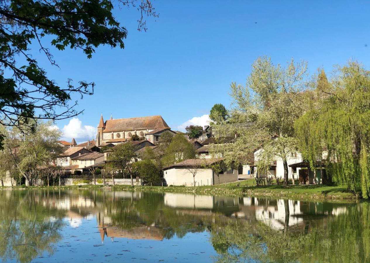 Bed and Breakfast En Bord De Riviere Casseneuil Экстерьер фото